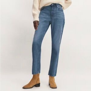 Everlane The ’90s Cheeky Jean in Vintage Mid Blue - Size 25 Regular - 28” Inseam